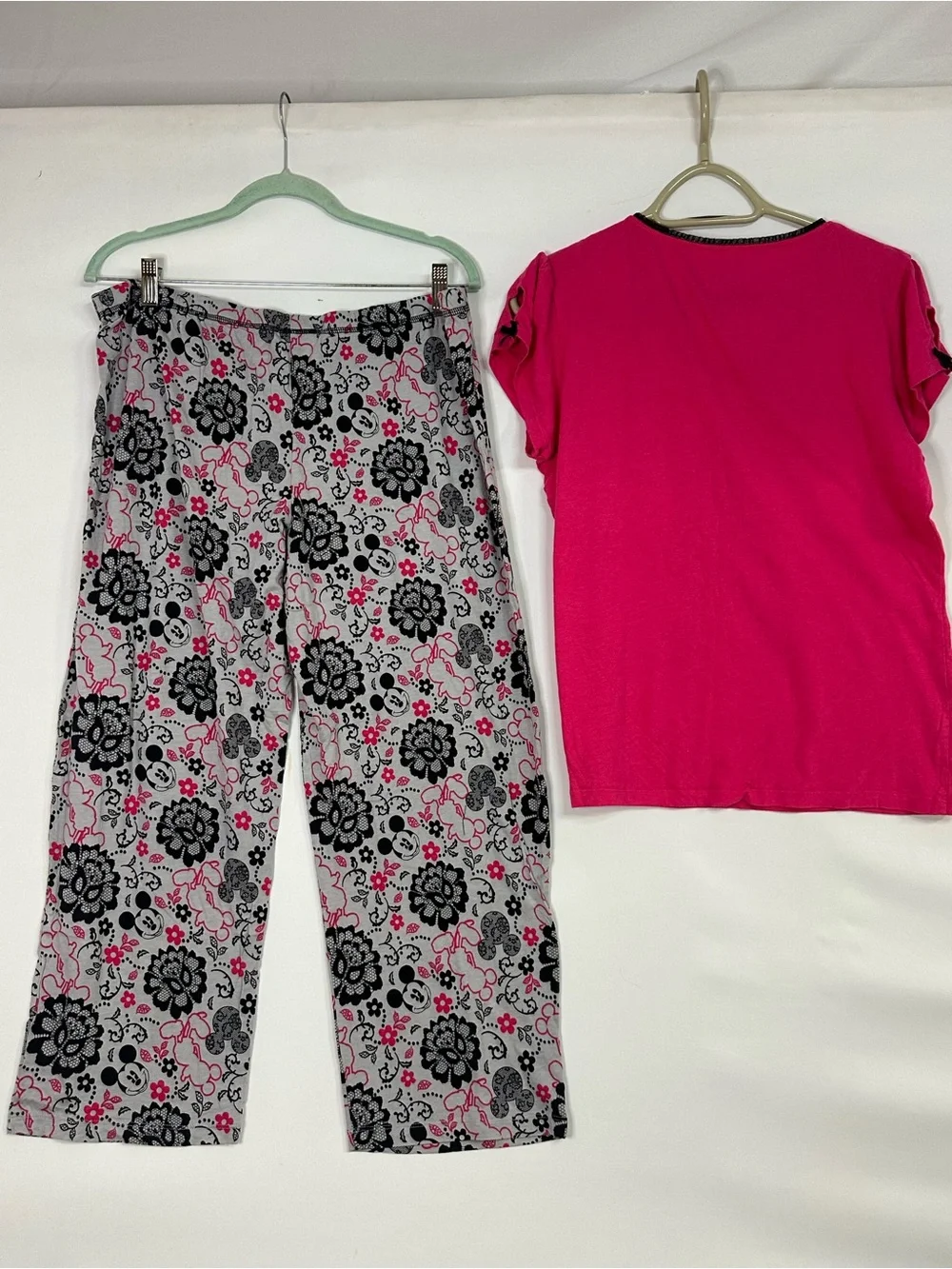 Disney Mickey Mouse 2 Piece Pajama Set XL 16-18 Pink Floral Capri Sleepwear - Picture 3 of 12